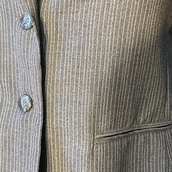 Vintage Gray pinstripe suit SZ 13 Fitted flattering office classic wardrobe stap - Picture 5 of 9